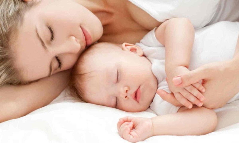 kinh-nghiem-cham-soc-me-va-be-sau-sinh-mo-1