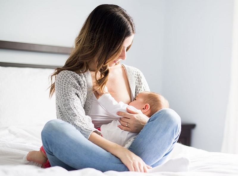kinh-nghiem-cham-soc-me-va-be-sau-sinh-mo-4